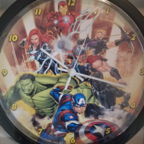 Marvel Avengers Wall Clock - Picture 2 of 4